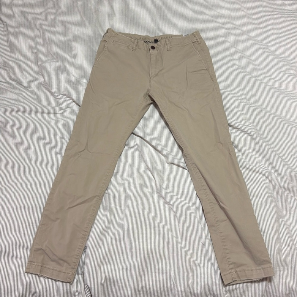 American Eagle Athletic Skinny Chinos. Size 33x32. Lighter khaki colored.